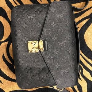 Louis Vuitton Pochette Metis